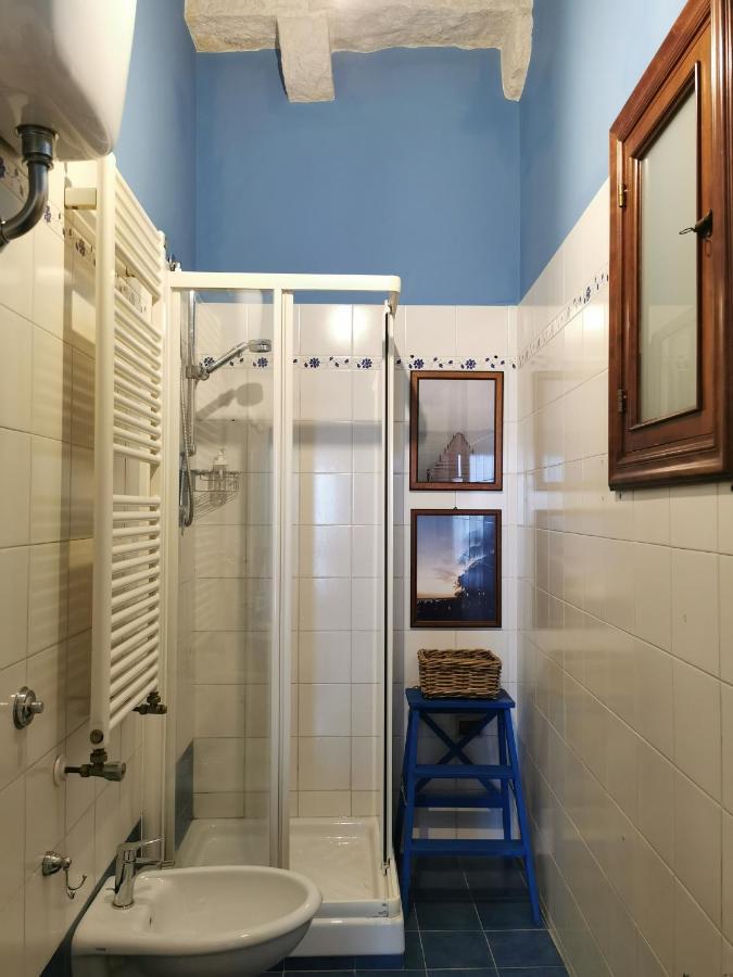 La Finestra Sul Porto Apartment Trani Exterior photo
