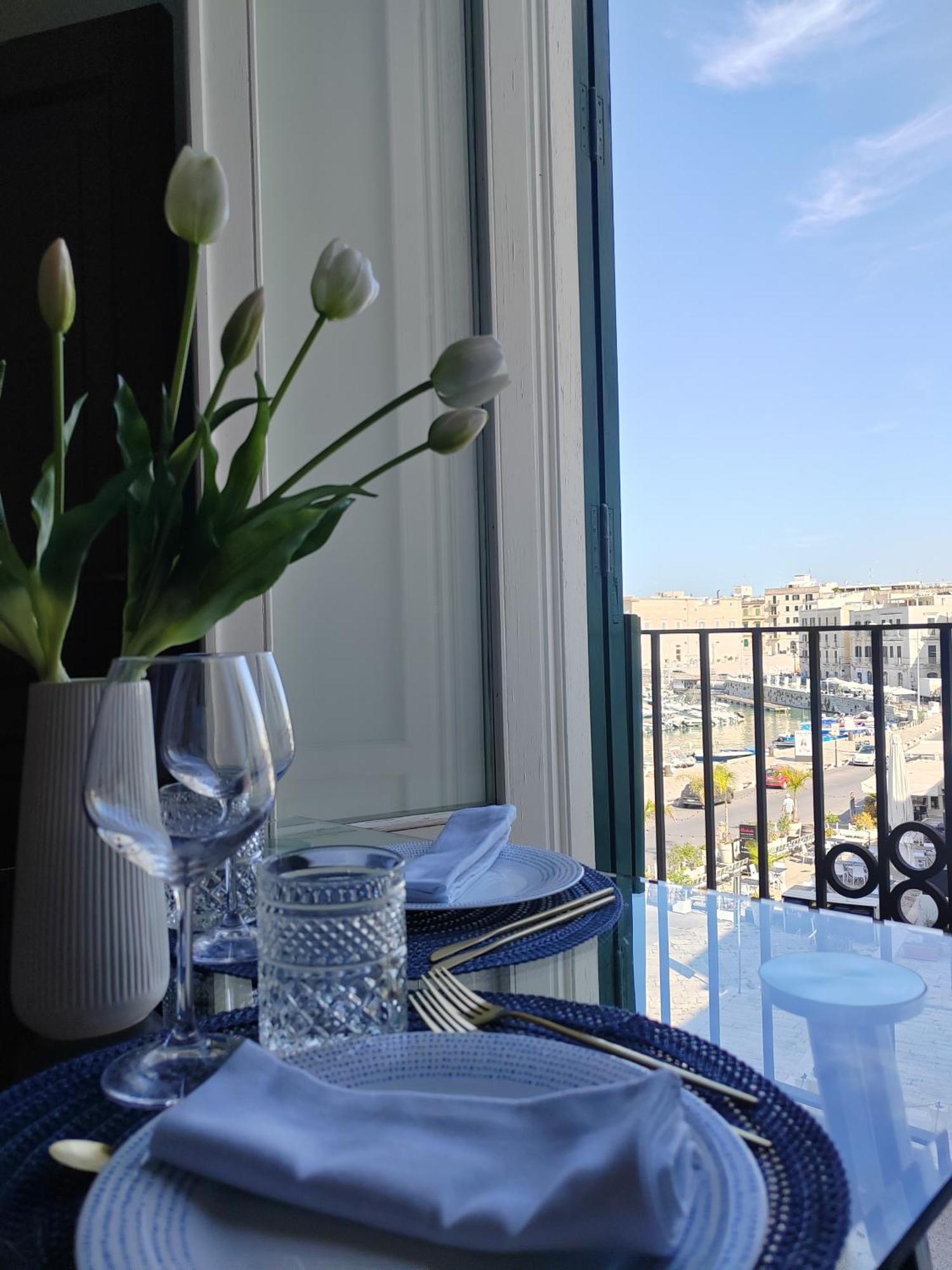 La Finestra Sul Porto Apartment Trani Exterior photo